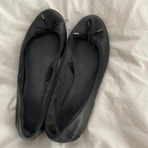 Gap black leather ballerina flats